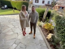 Regalo De Navidad: Una Polla Enorme En Mi Coño Mientras Mi Marido Filma