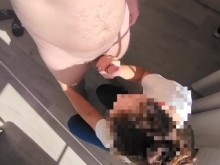 dickflash para la vecina en el balcon, no lo soporta, toca a la puerta, termina con semen en sus tetas