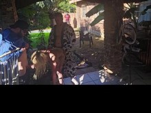 Amigos cornudos follándose a mi esposa