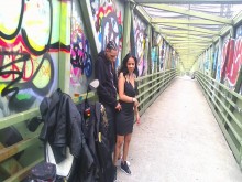 SÚPER HERMOSA PAREJA DE SWINGER PÚBLICO ATRAPADA POR LA CÁMARA DEL SENDERO EN BICICLETA