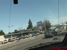 Esposa puta India Summer recibe una gran polla rellena mientras su marido mira