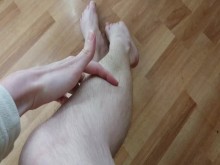 Fetiche de piernas peludas: adora a tu esposa y al esperma de su amante en las piernas peludas