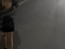 Hotwife luciendo después de una cena social