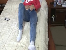 Me encanta meter la mano debajo del jean frente a los amigos de mi marido para que me follen