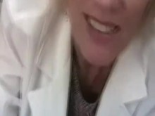 GILF se folla a su médico
