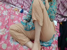 Hijastra desi llamando a su novio atrapada y follada por su propio padrastro