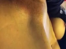 Puta infiel envía video mientras le toca el dedo al mejor amigo de su novio.